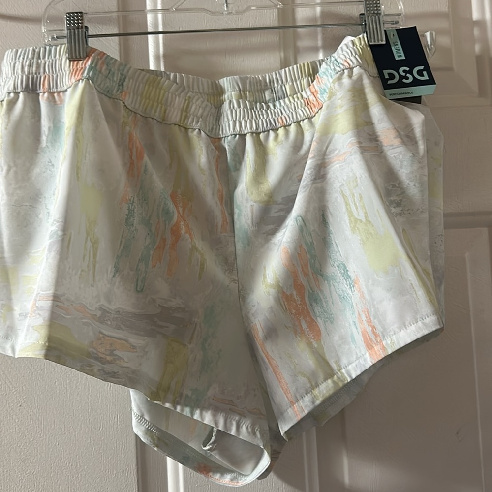 DSG 3” MID Rise Stride Shorts: WHITE/PRINTED: NEW WITH TAGS: SIZE XXL